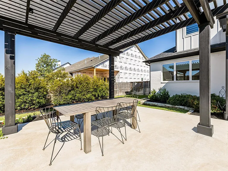 2033 Pebble Bend Dr — Photo 43