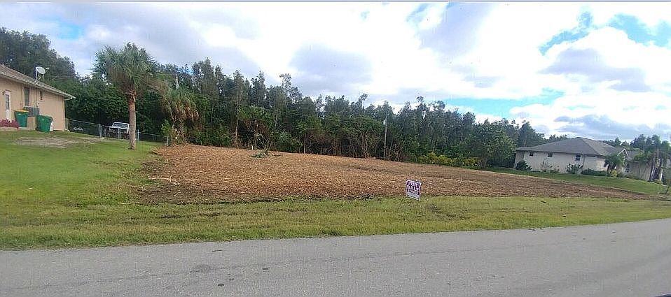 Cleared lot ready to build.