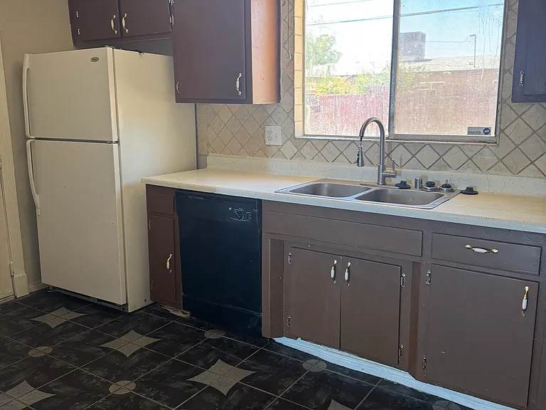 4483 Vegas Valley Dr — Photo 3