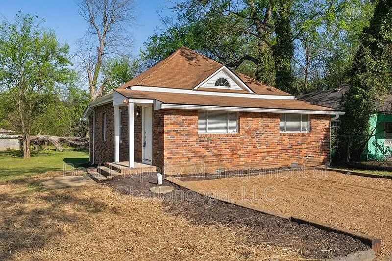 3 bed, 2.0 bath, 1120 sqft, $1,650 — Photo 4