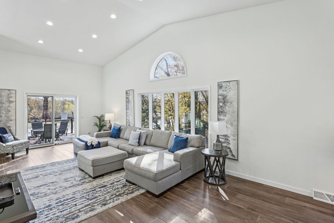 next background image