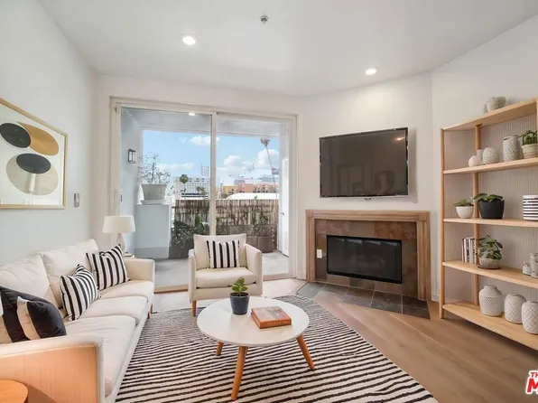 6038 Carlton Way APT 302, Los Angeles, CA 90028