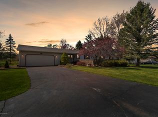 891 N Canal Rd, Eaton Rapids, MI 48827