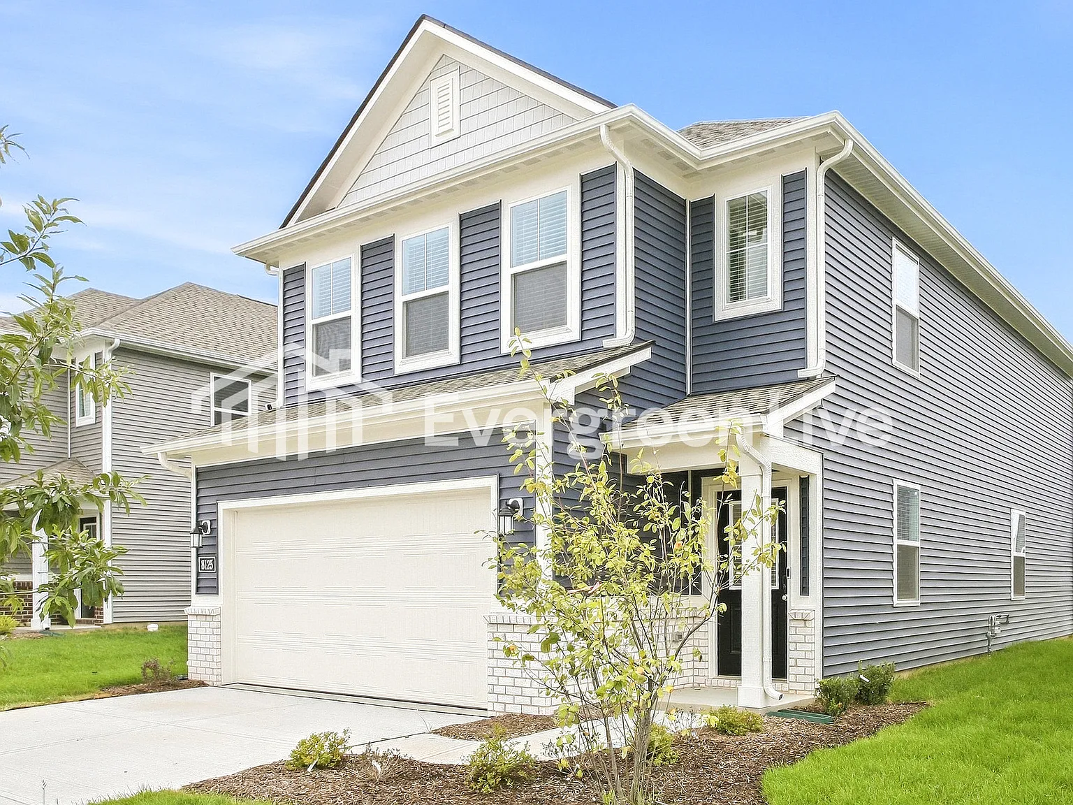 3 bed, 2.5 bath, 1849 sqft, $1,990 — Photo 2