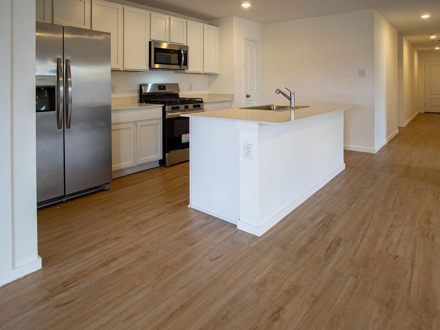 4 bed, 1847 sqft, $2,100 — Photo 4