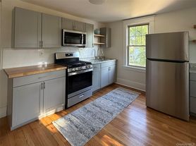 66 Worrall Ave, Poughkeepsie, NY