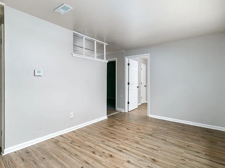 10348 Earl Dr — Photo 6