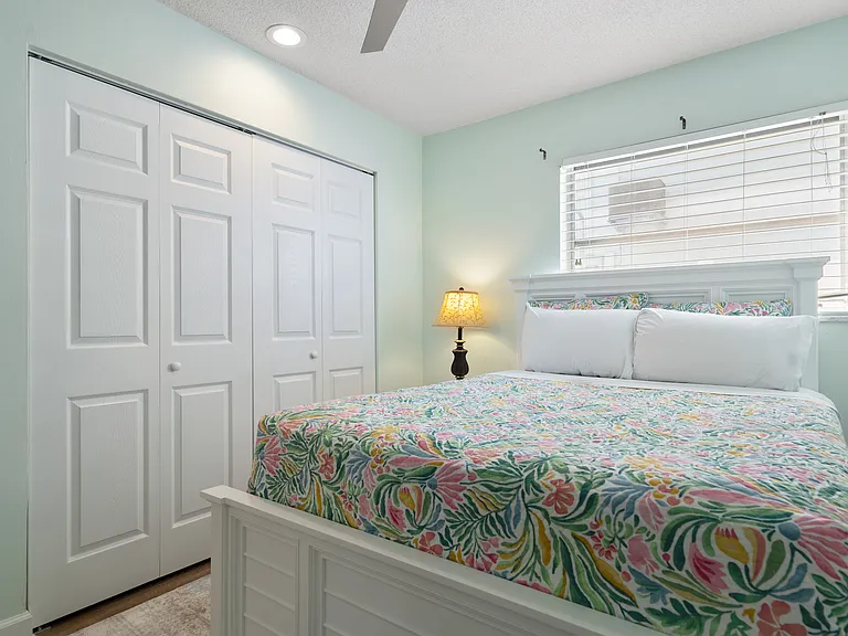 291 N Tessier Dr — Photo 35