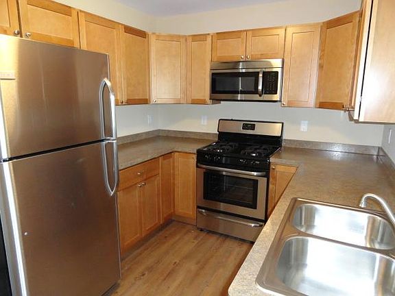 3rd image of 330 Ash Ct