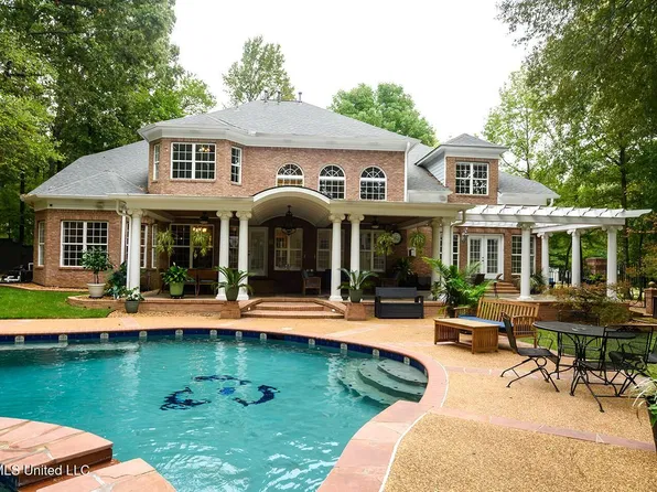 6175 Autumn Oaks Dr, Olive Branch, MS 38654