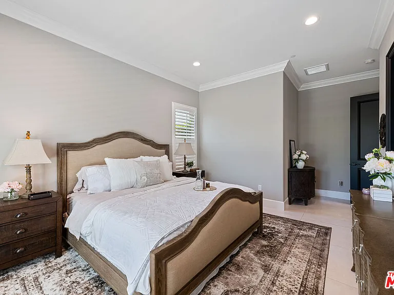55140 Spring Creek Ct — Photo 12