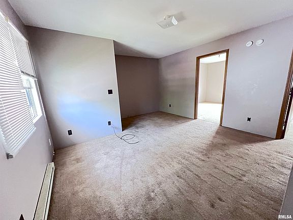 4th image of 605 W College St #607-609