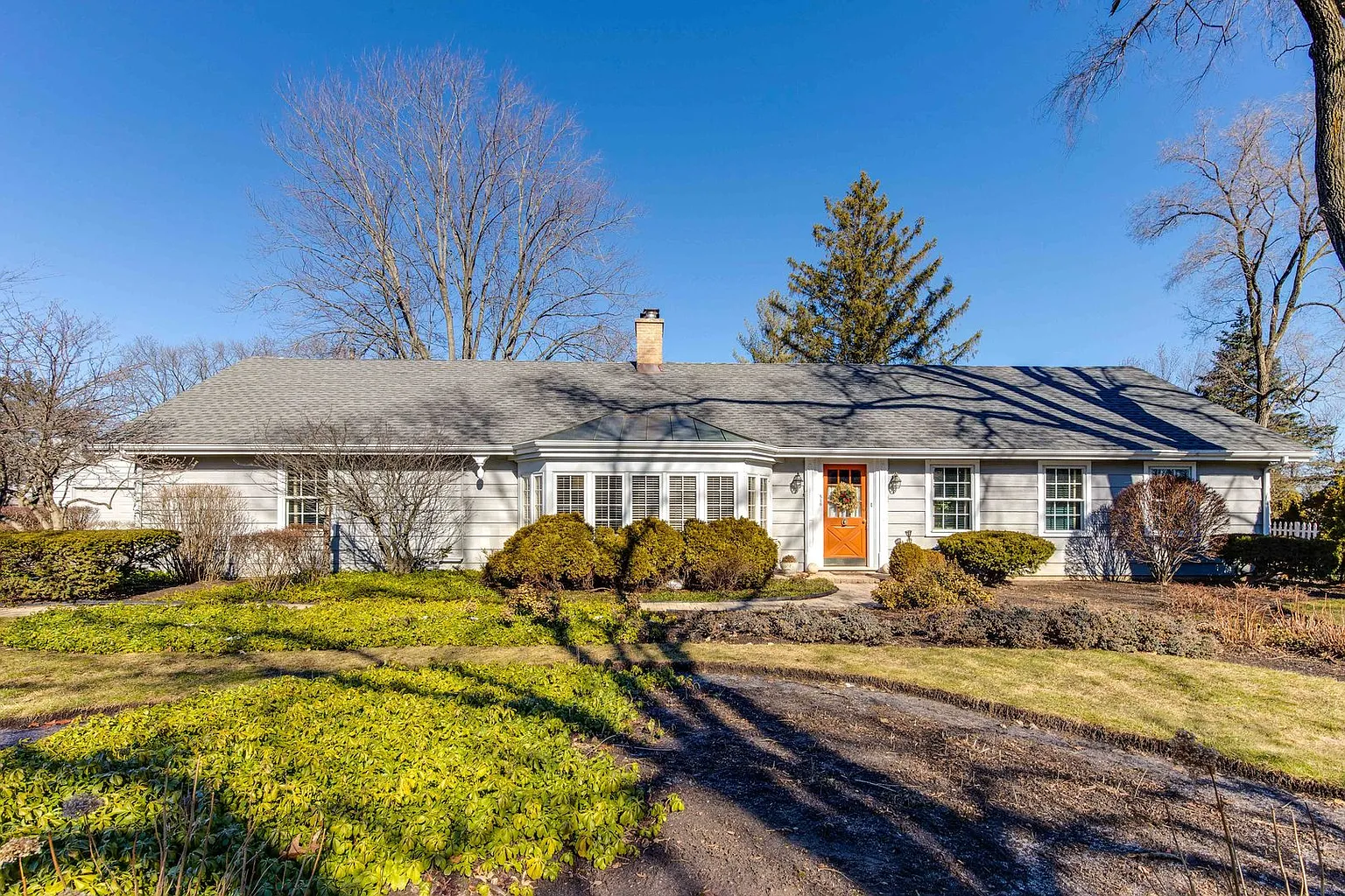 846 Larchmont Ln photo 1