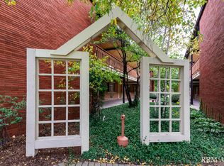 607 W Park Ave APT 103, Libertyville, IL 60048