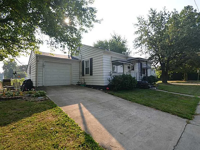 415 S 6th Ave photo 1