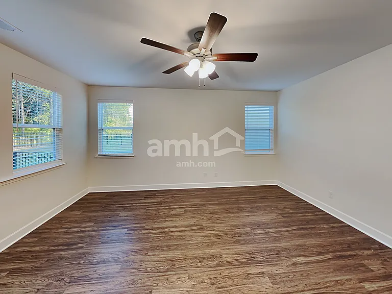 5828 Zurich Rd — Photo 6