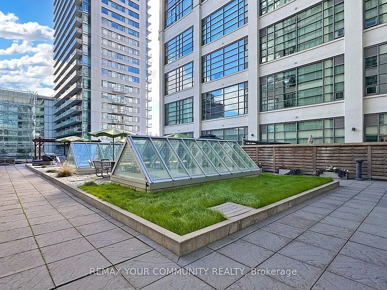 637 Lake Shore Blvd W #504 — Photo 29