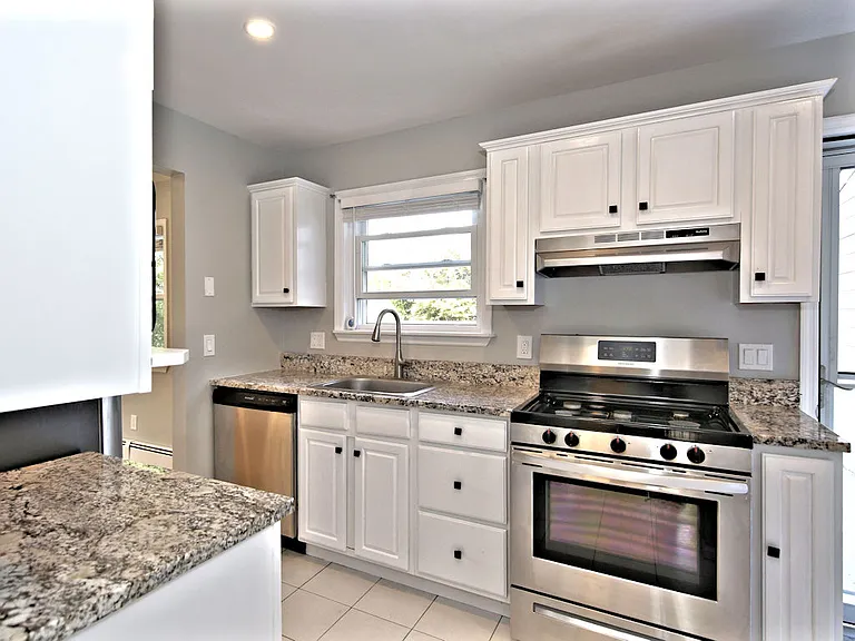 33 Summit Ave — Photo 3
