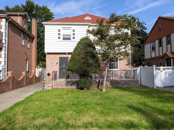 7335 189th St, Flushing, NY 11366