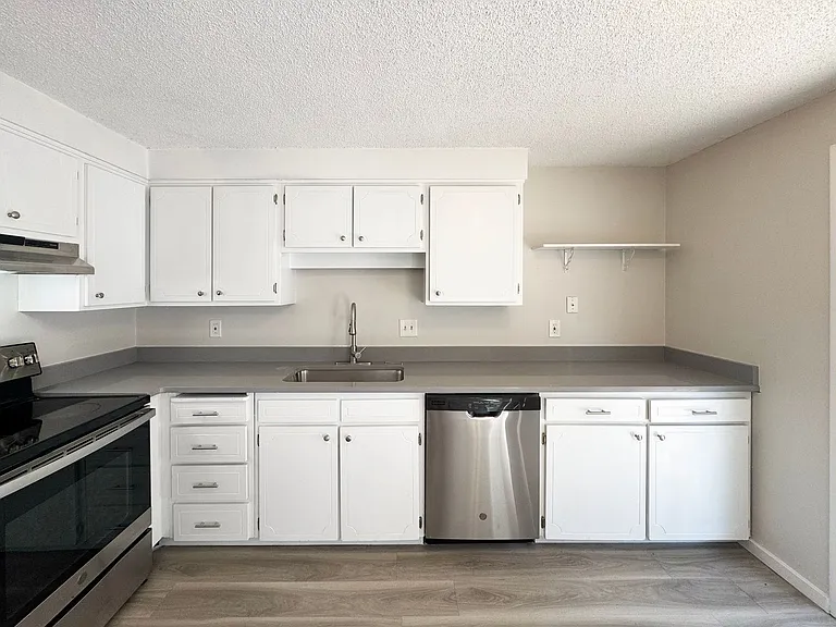 French Quarter Apartments — Photo 9