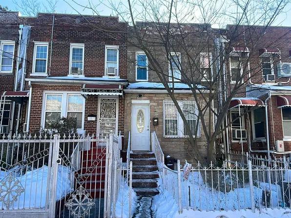 916 E 221st St, Bronx, NY 10469