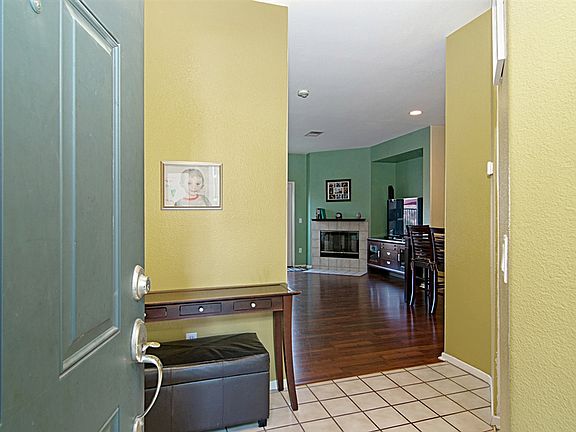 5th image of 6363 Avenida De Las Vistas Unit 4