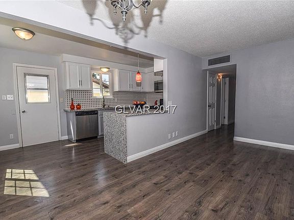 4th image of 212 Pershing Dr