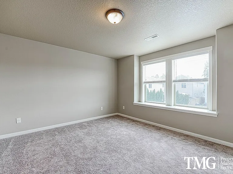 9807 NE 76th Way — Photo 24