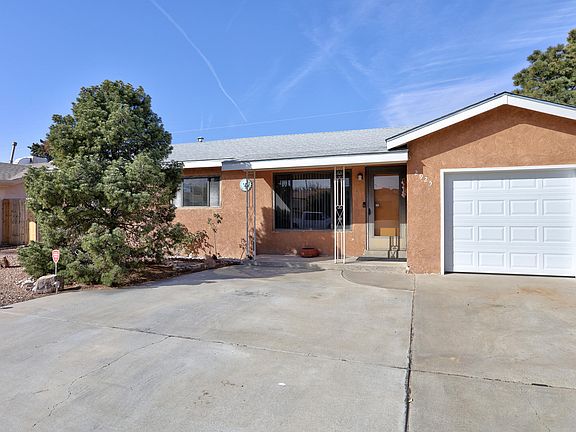 2nd image of 2925 Cagua Dr NE