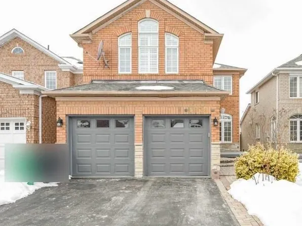 1079 Blueheron Blvd, Mississauga, ON L5V 2J7