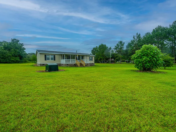 227 Red Oak Rd, Cottageville, SC 29435