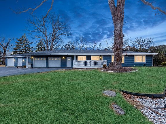 3rd image of 35 Meadowood Dr