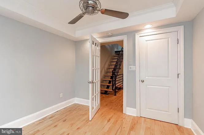932 S Kenwood Ave — Photo 16