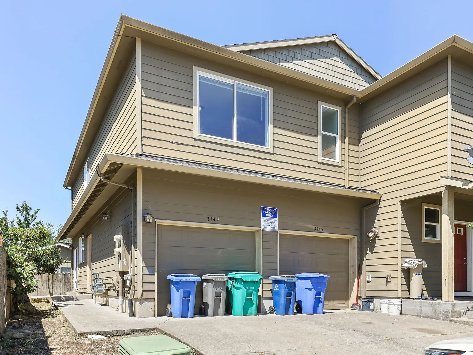 3 bed, 2.5 bath, 1467 sqft, $2,100 — Photo 4