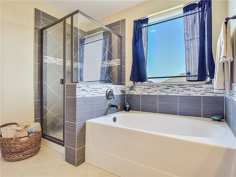 12316 Noel Bain Cv — Photo 22