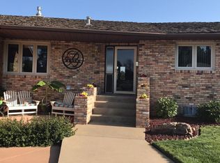 668 Park St, Dickinson, ND 58601