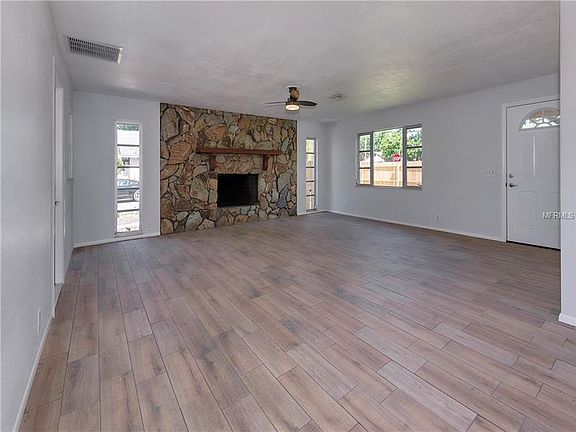 4th image of 2466 32nd Ave N