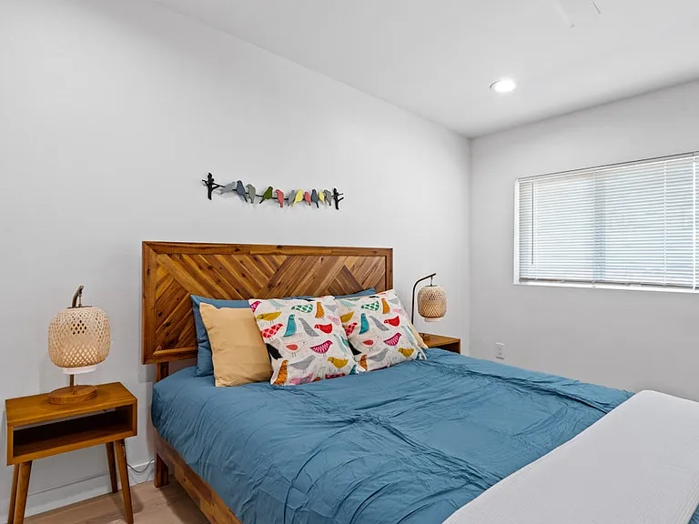 400 E 30th St #205 — Photo 21
