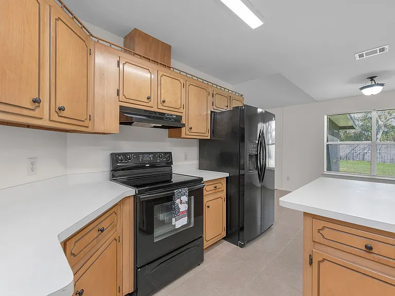 9568 Brentwood Blvd — Photo 13