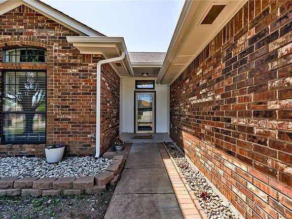 3rd image of 10124 Fairfax Ln