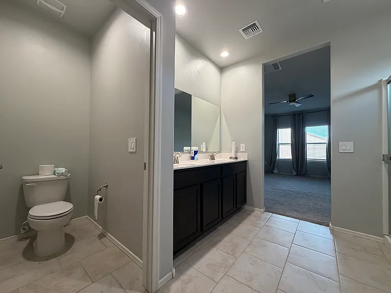 6853 S Portugal Ave — Photo 8