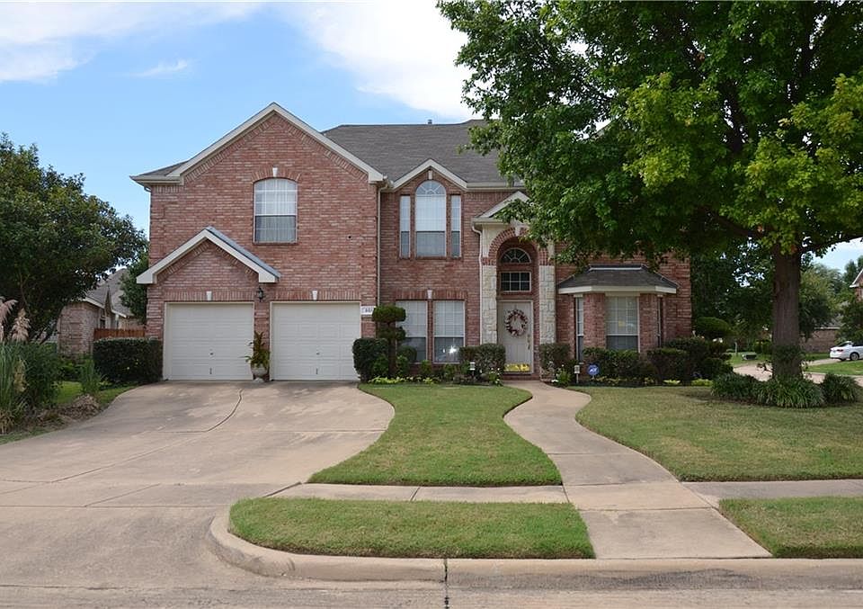 1st image of 301 Paintbrush Ct