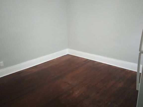3rd image of 27 Margaret St #3