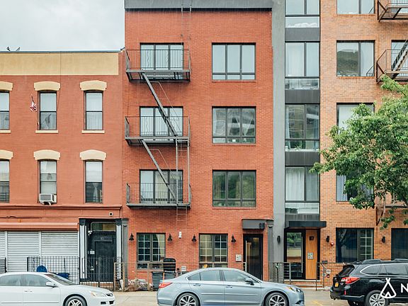 3rd image of 85 Montrose Ave #2