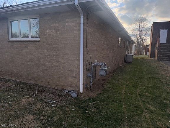 4th image of 333 Woodlawn Rd