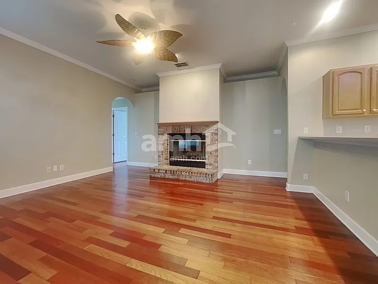1033 Legends Pass Dr — Photo 5