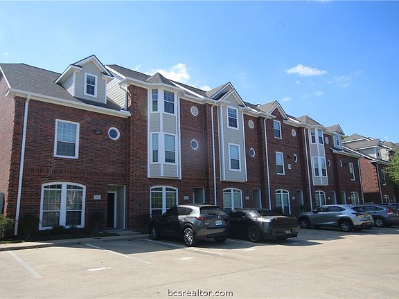 3rd image of 305 Holleman Dr E APT 1504