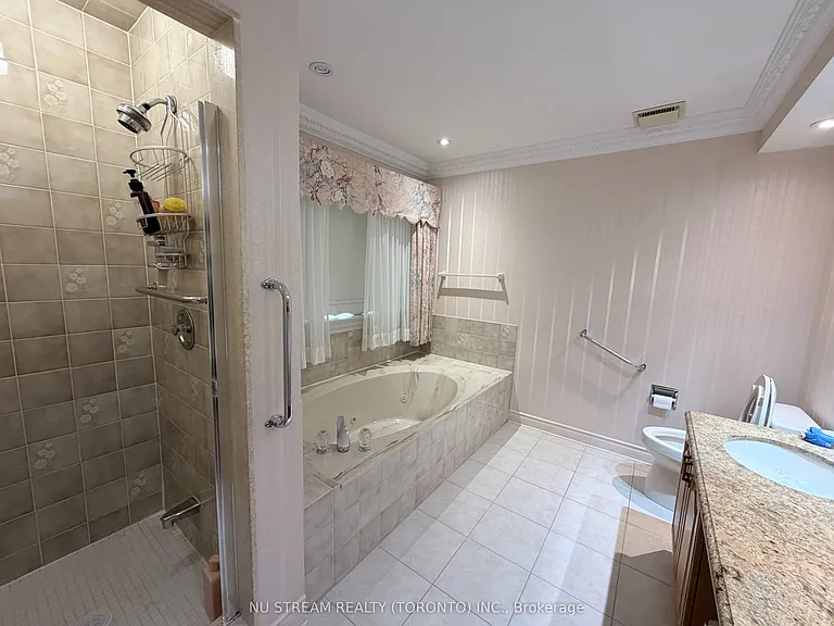 8 Roverdale Ct — Photo 10