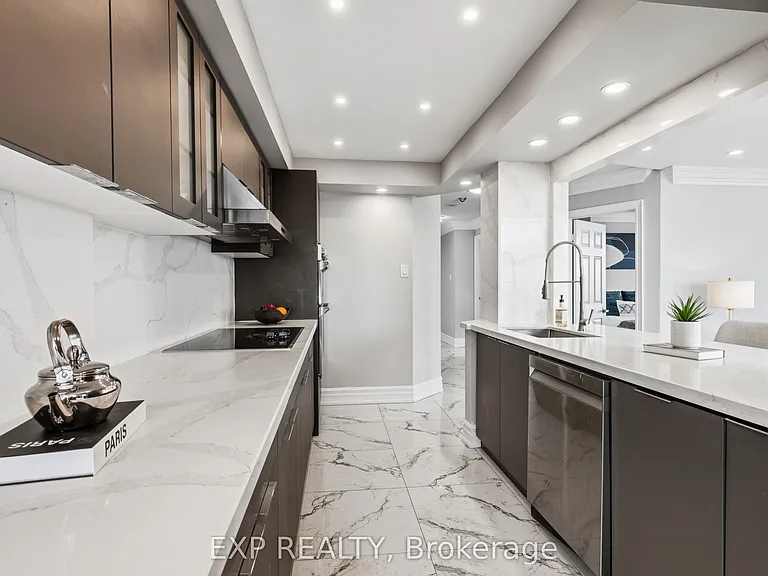 22 Hanover Rd #1710 — Photo 17