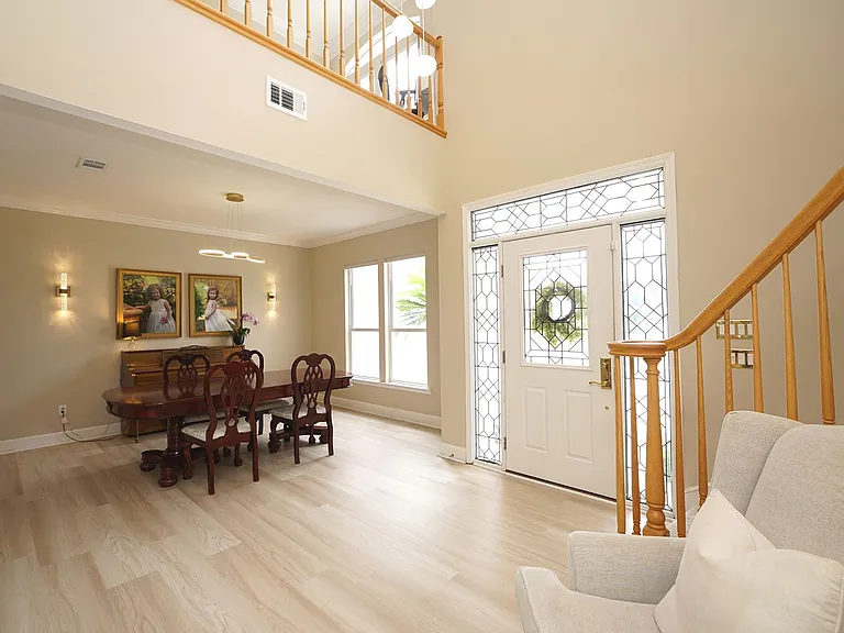 1534 Glenlake Cir — Photo 6